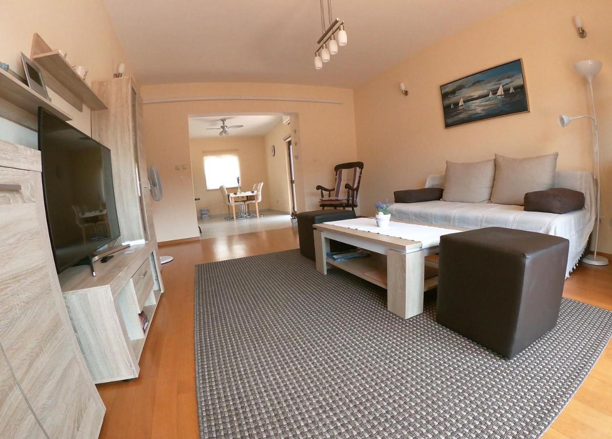 Apartmani Roic 스타리 그라드 외부 사진